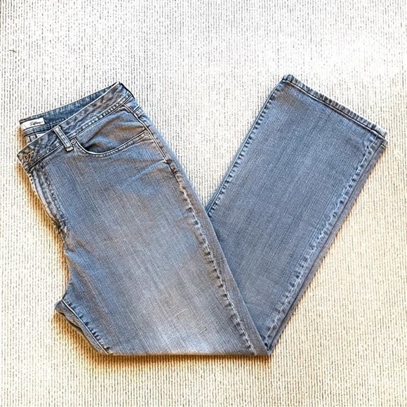 Chico’s Platinum High Rise Bootcut denim jeans straight leg High Rise  size 2.5 - Picture 4 of 14